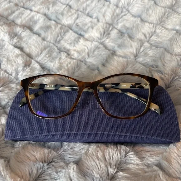 SALT. Optics June Frames in Chestnut Bisque Women’s Tortoise - Picture 3 of 10